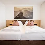 Alpenstolz Haus 1 - Stilvoll Urlauben In Den Bergen