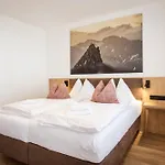 Alpenstolz Haus 1 - Stilvoll Urlauben In Den Bergen Appartement