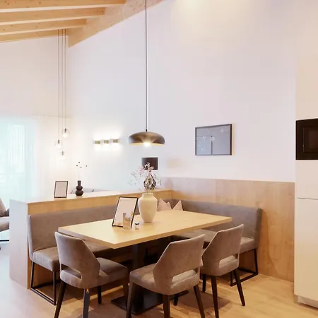 Apartment Alpenstolz Haus 1 - Stilvoll Urlauben In Den Bergen Damuels